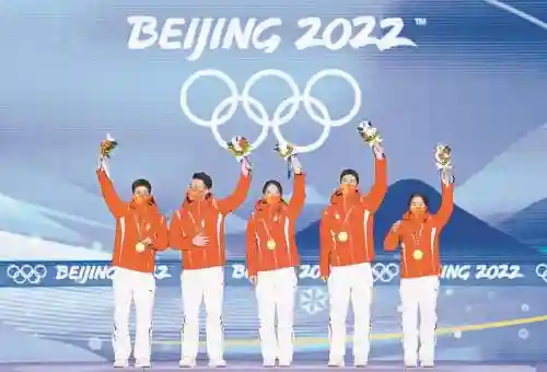 冬奥首金阵容插图